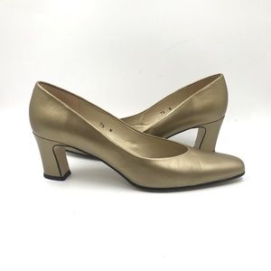 Etienne Aiger Gold Pumps Size 7.5 M Made in Spain